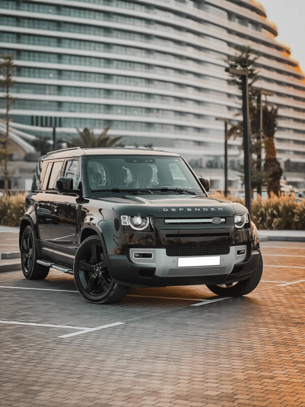 Land Rover Defender 2024