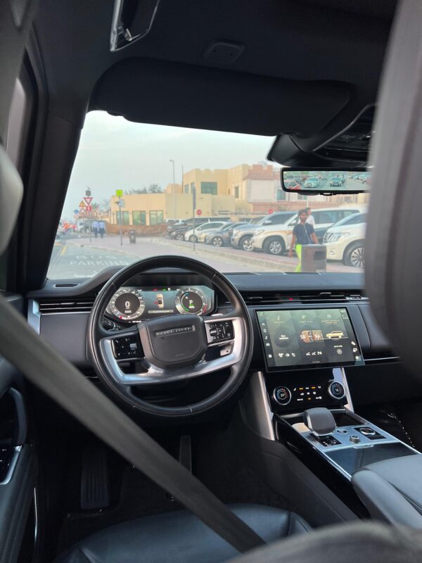 IMG-20260109-WA0012 Range Rover Vogue Gray -2023