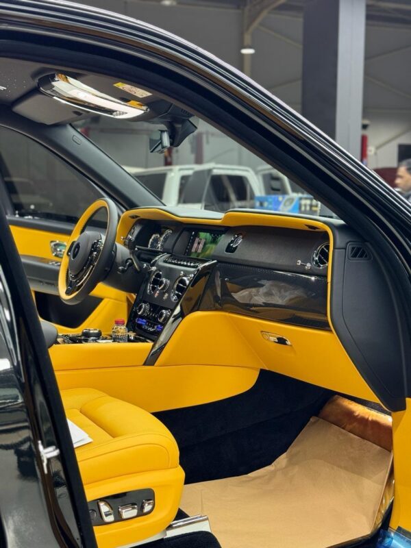 Rolls-Royce Cullinan- 2022